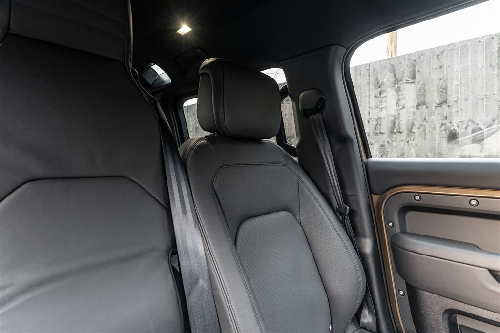 Used Land Rover Defender 110 2026 for sale - 77910106: Photo 38
