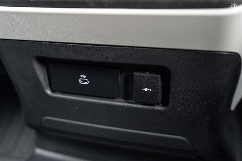 Used Land Rover Defender 110 2026 for sale - 77910106: Photo 55