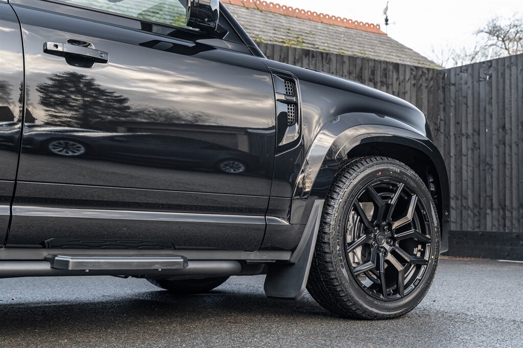 Used Land Rover Defender 110 2026 for sale - 77910088: Photo 17