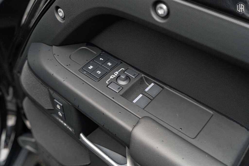 Used Land Rover Defender 110 2026 for sale - 77910088: Photo 32