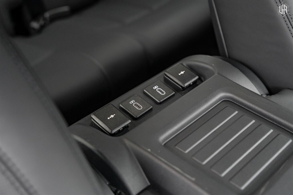 Used Land Rover Defender 110 2026 for sale - 77910088: Photo 41