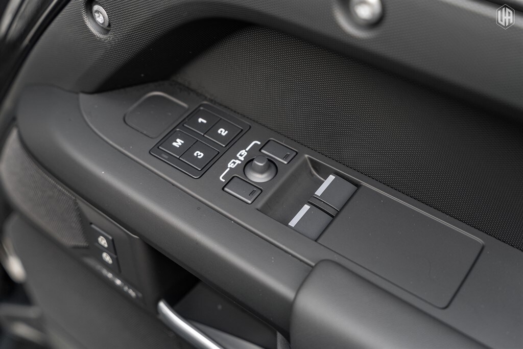 Used Land Rover Defender 110 2026 for sale - 77910115: Photo 33