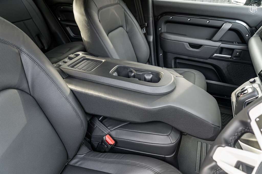 Used Land Rover Defender 110 2026 for sale - 77910115: Photo 42