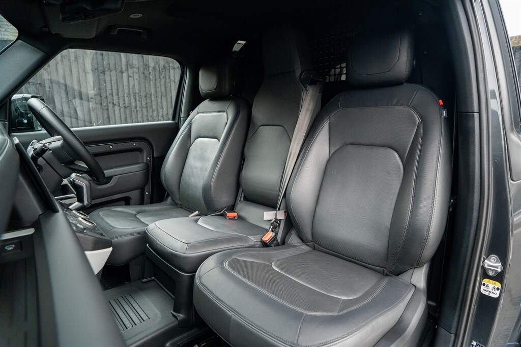 Used Land Rover Defender 90 2024 for sale - 77910074: Photo 8