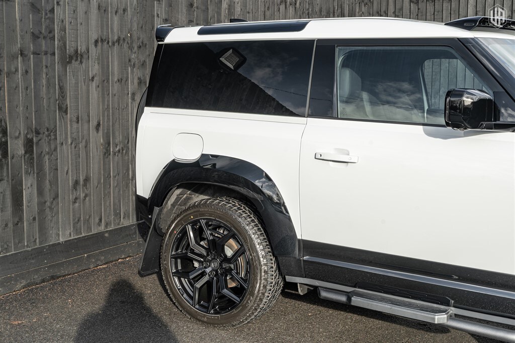 Used Land Rover Defender 90 2025 for sale - 77910089: Photo 16