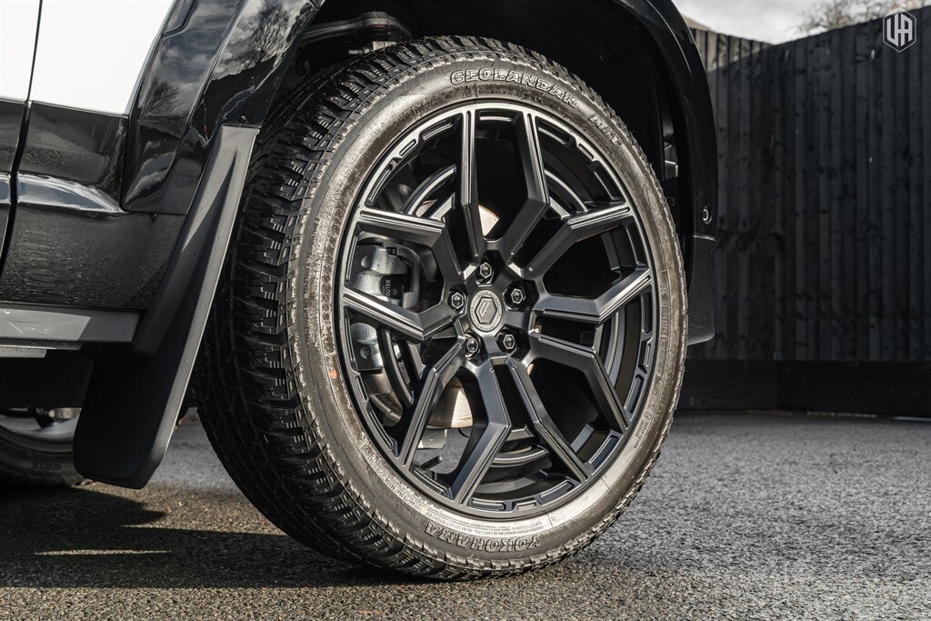 Used Land Rover Defender 90 2025 for sale - 77910089: Photo 18