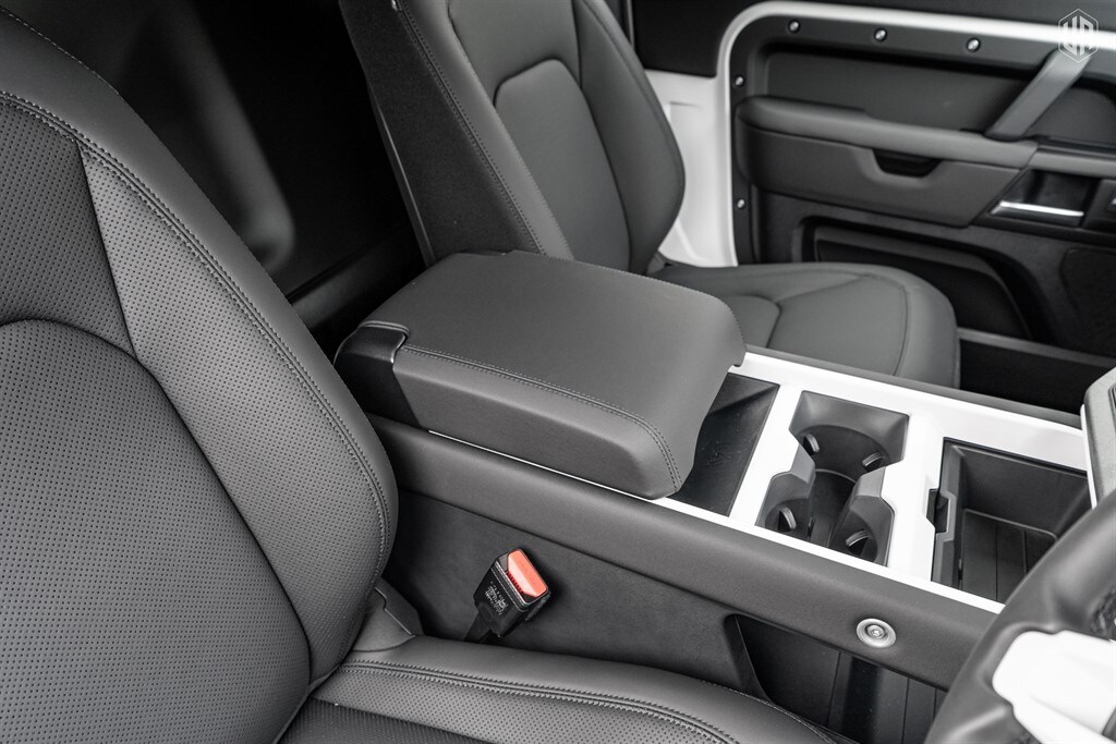 Used Land Rover Defender 90 2025 for sale - 77910089: Photo 40