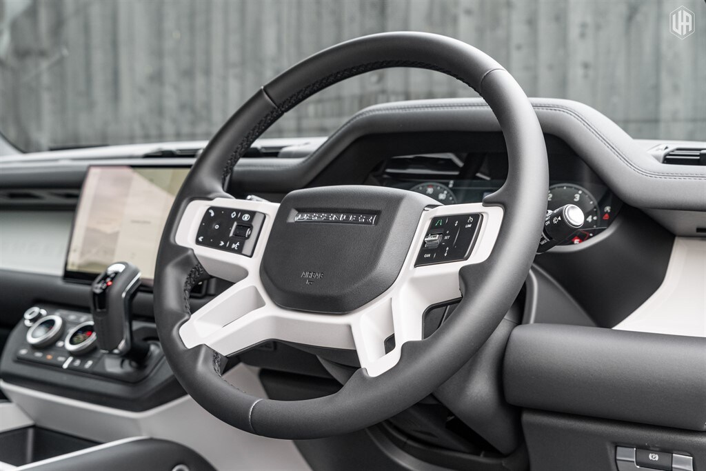 Used Land Rover Defender 90 2025 for sale - 77910089: Photo 42