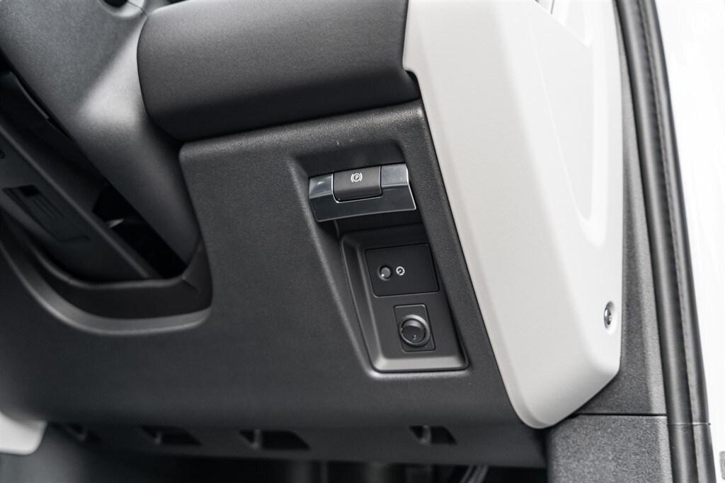 Used Land Rover Defender 90 2025 for sale - 77910089: Photo 57