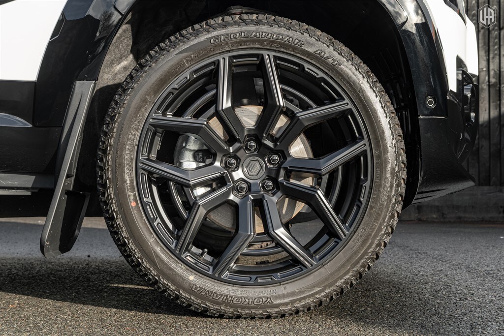 Used Land Rover Defender 90 2025 for sale - 77910089: Photo 6