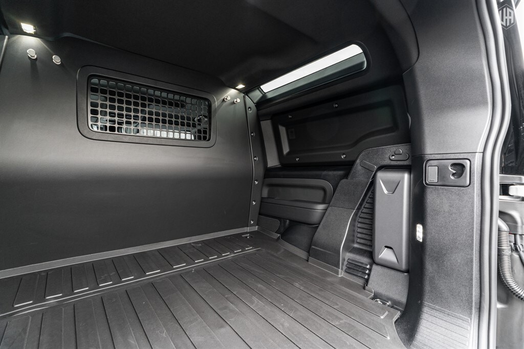 Used Land Rover Defender 90 2025 for sale - 77910089: Photo 60