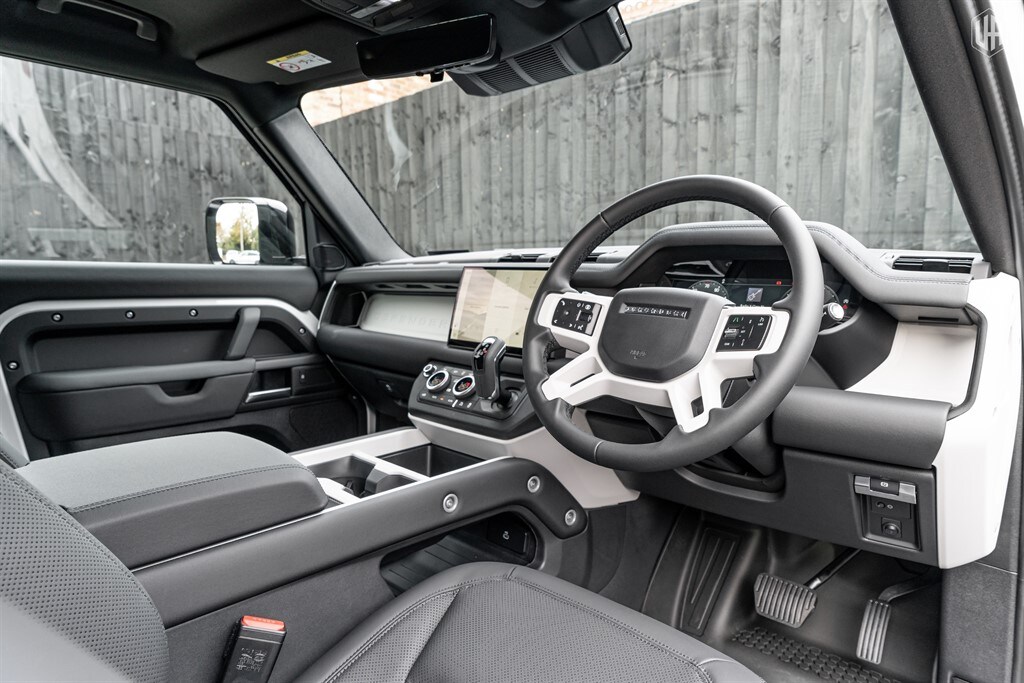 Used Land Rover Defender 90 2025 for sale - 77910089: Photo 8