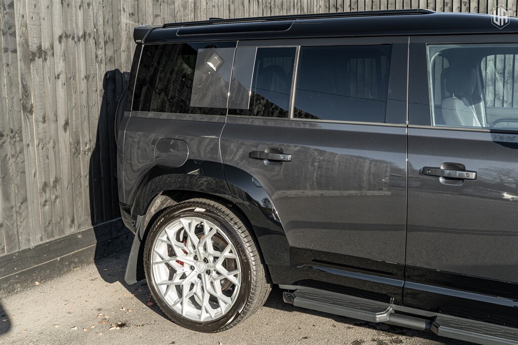 Used Land Rover Defender 110 2025 for sale - 77910100: Photo 16