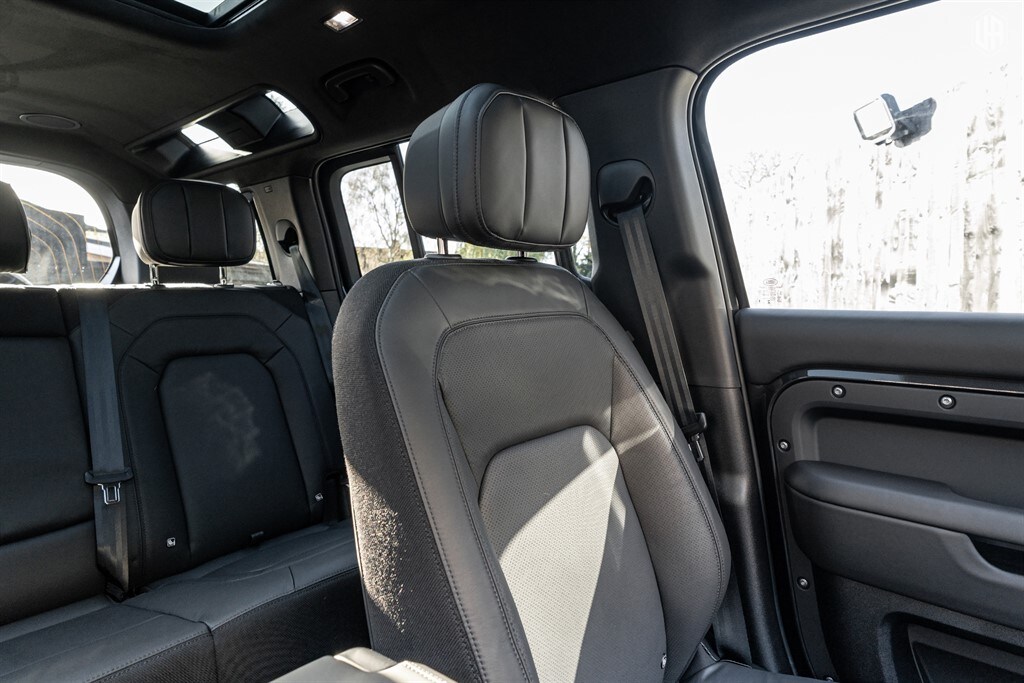 Used Land Rover Defender 110 2025 for sale - 77910100: Photo 40