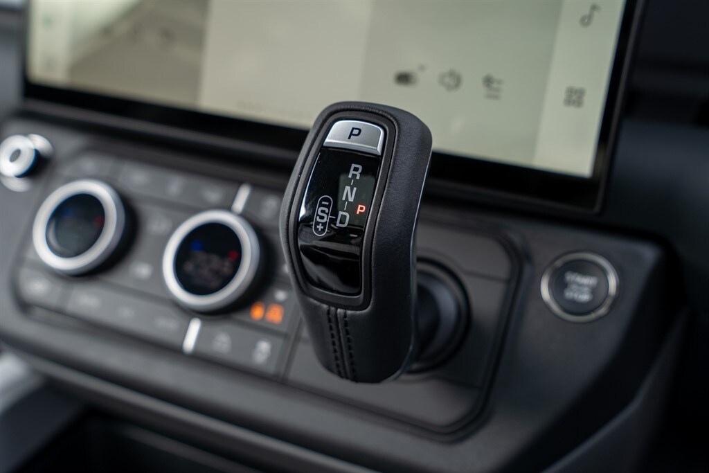 Used Land Rover Defender 90 2026 for sale - 77910109: Photo 25