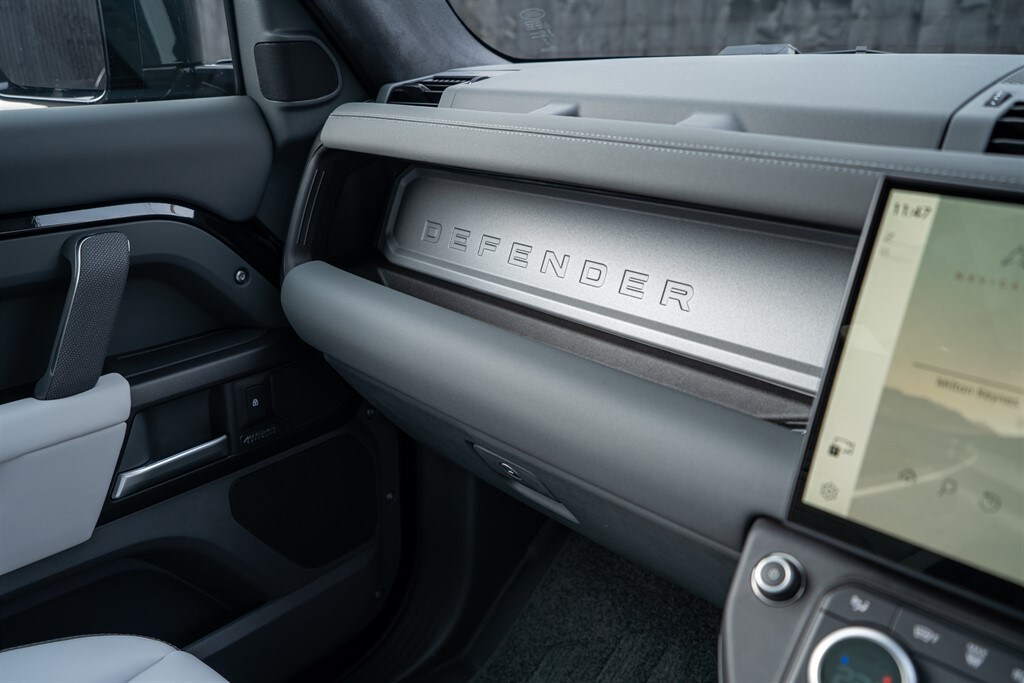 Used Land Rover Defender 90 2026 for sale - 77910109: Photo 28