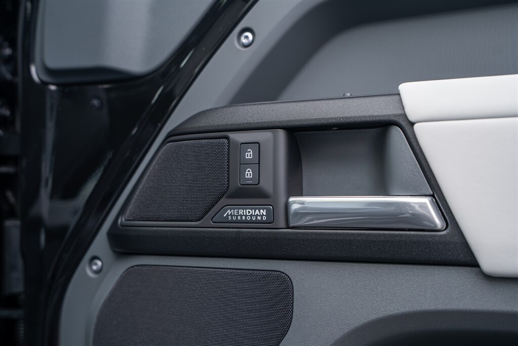 Used Land Rover Defender 90 2026 for sale - 77910109: Photo 30