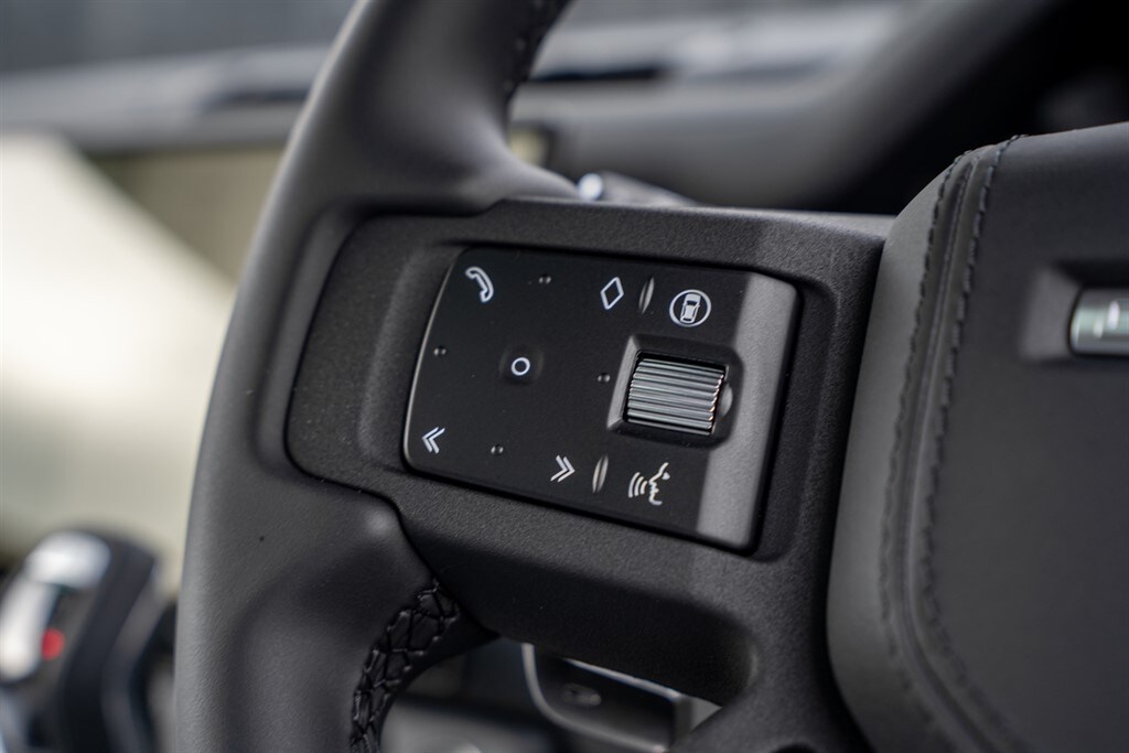 Used Land Rover Defender 90 2026 for sale - 77910109: Photo 32