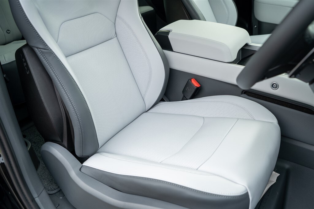 Used Land Rover Defender 90 2026 for sale - 77910109: Photo 34