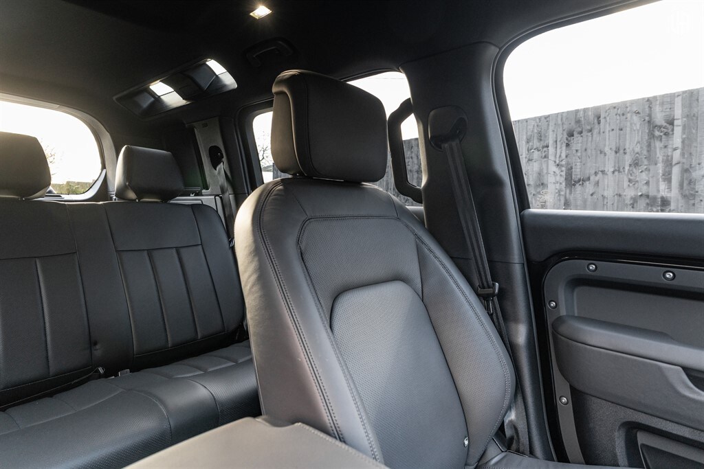 Used Land Rover Defender 110 2026 for sale - 77965533: Photo 37
