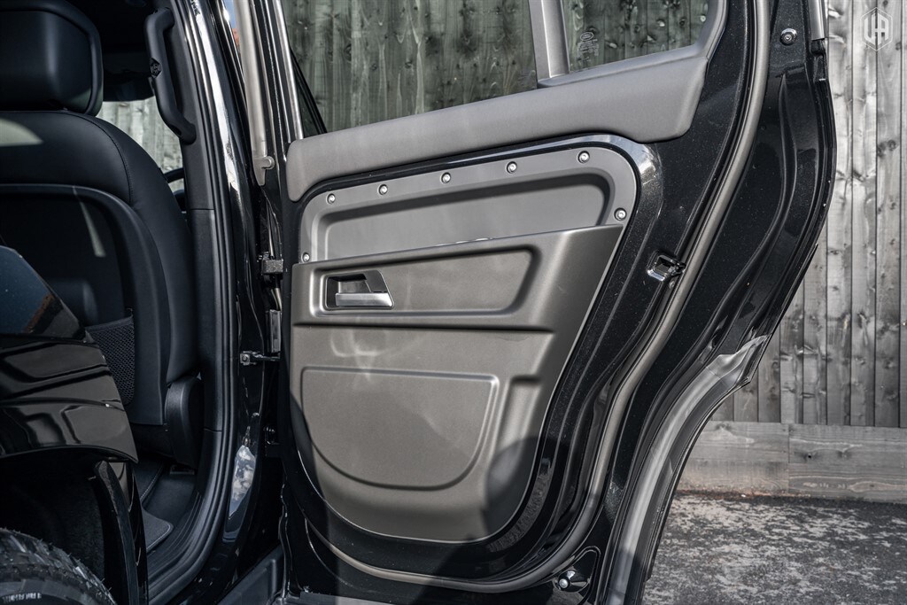 Used Land Rover Defender 110 2026 for sale - 77965533: Photo 59