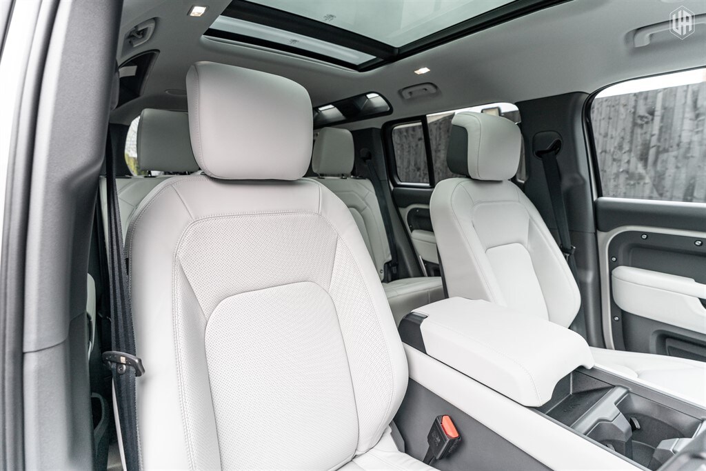 Used Land Rover Defender 110 2026 for sale - 78014906: Photo 35