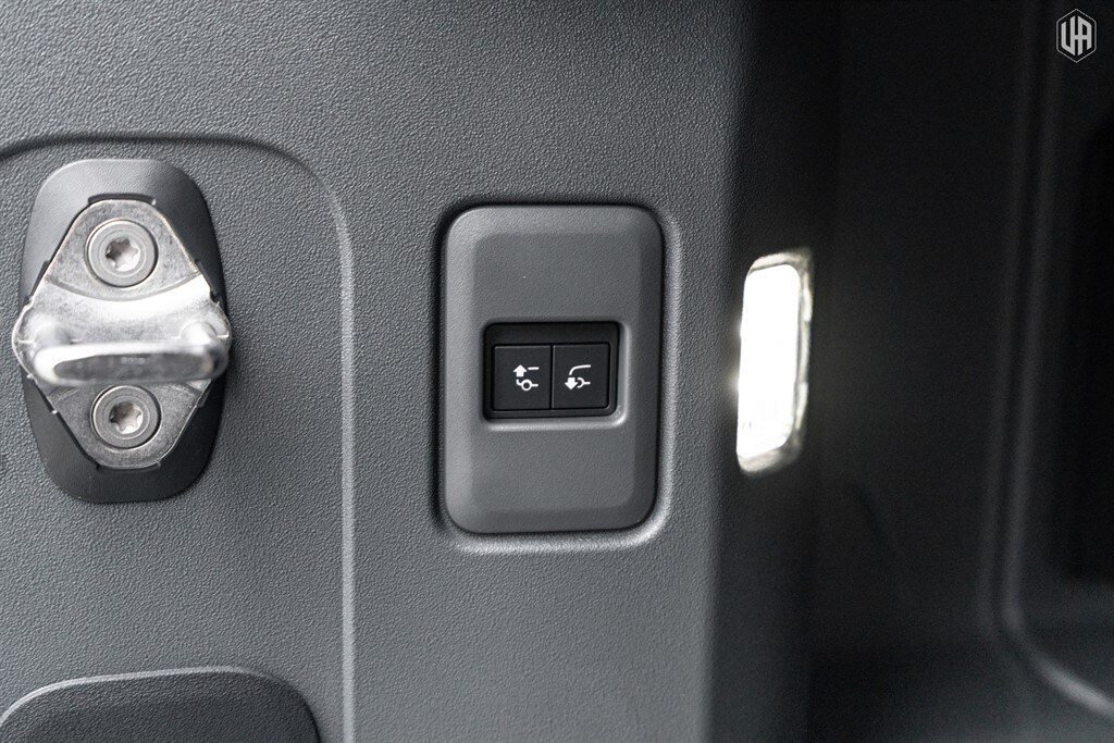 Used Land Rover Defender 110 2026 for sale - 78014906: Photo 64