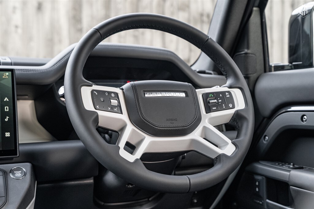 Used Land Rover Defender 110 2025 for sale - 77910091: Photo 44