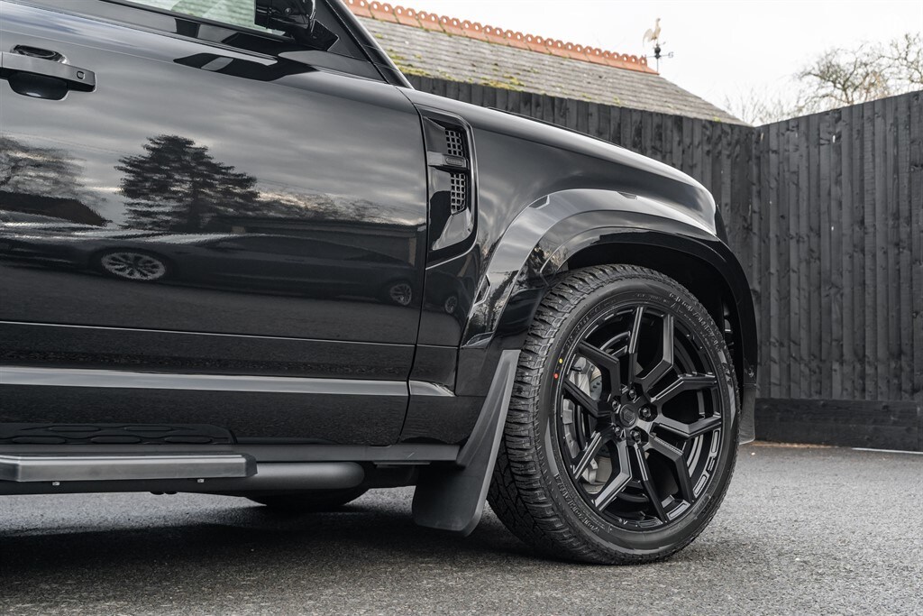 Used Land Rover Defender 110 2026 for sale - 77910079: Photo 17