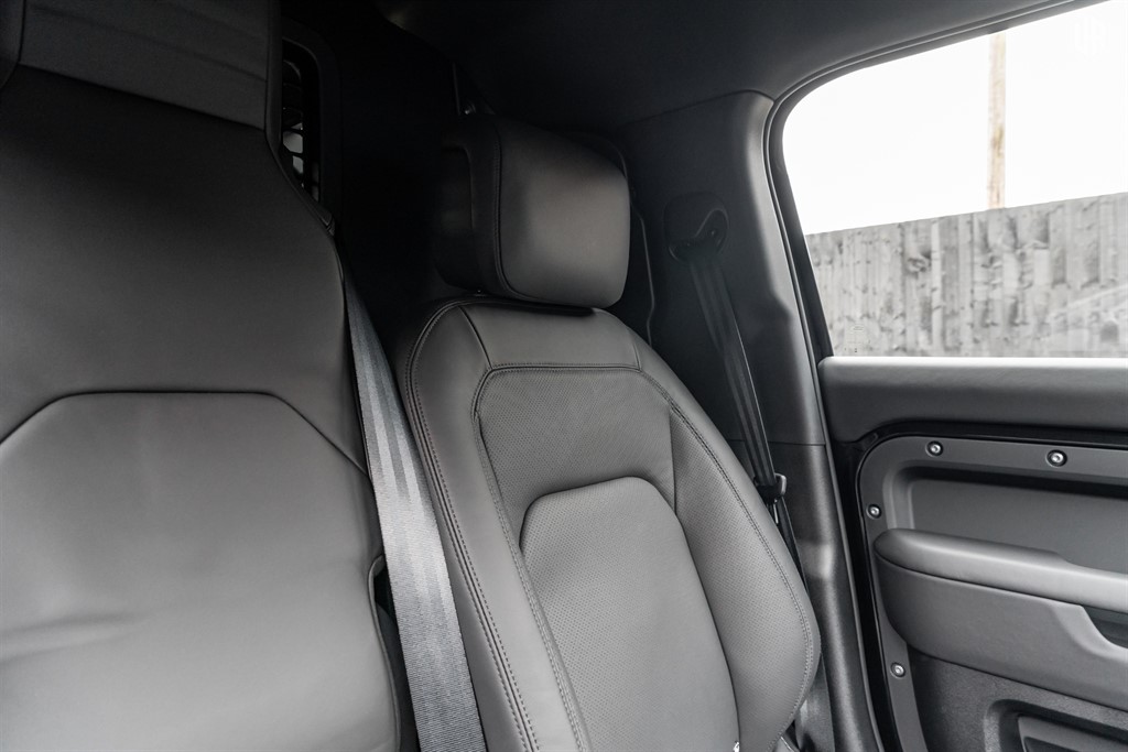 Used Land Rover Defender 110 2026 for sale - 77910079: Photo 38