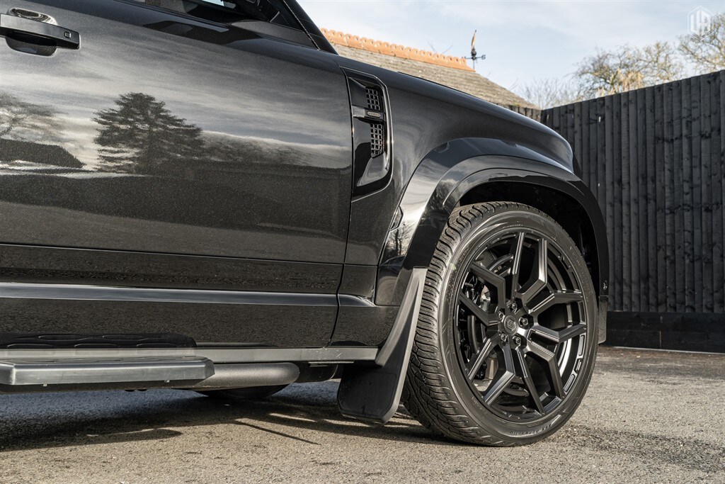 Used Land Rover Defender 110 2026 for sale - 77910085: Photo 17