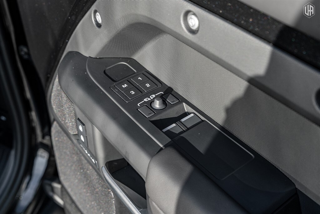 Used Land Rover Defender 110 2026 for sale - 77910085: Photo 33