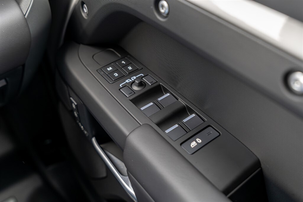 Used Land Rover Defender 110 2026 for sale - 77910090: Photo 23