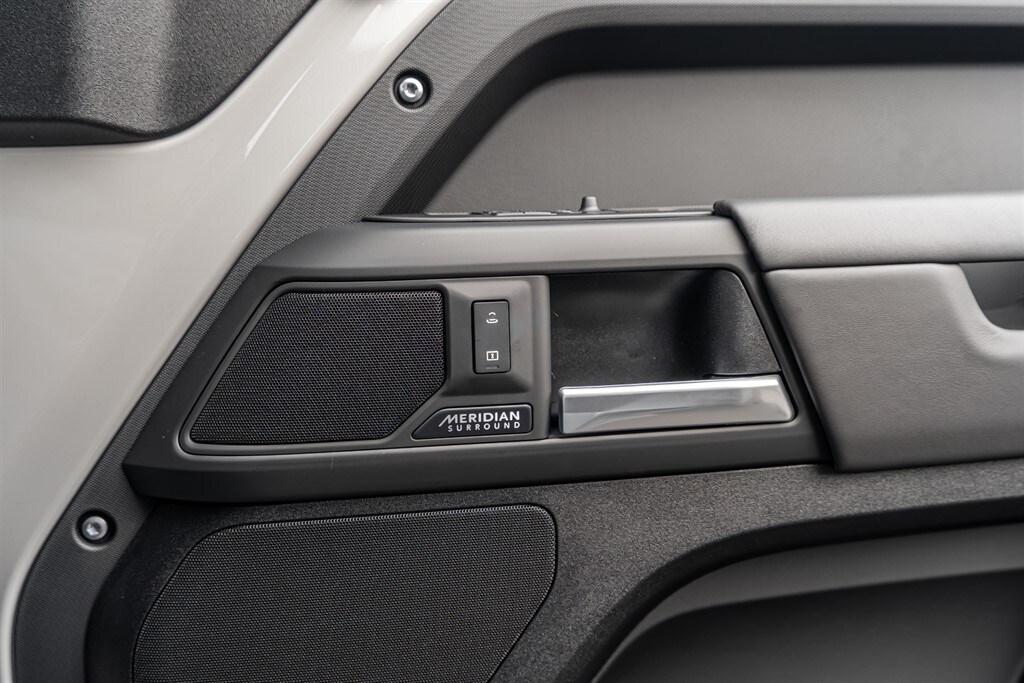 Used Land Rover Defender 110 2026 for sale - 77910090: Photo 24