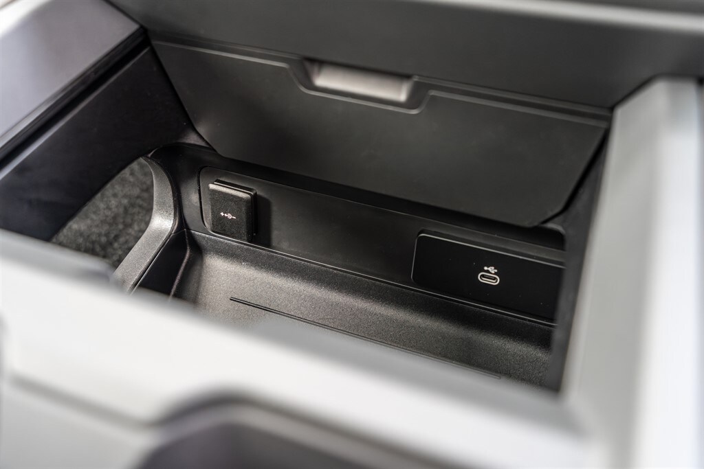 Used Land Rover Defender 110 2026 for sale - 77910090: Photo 32