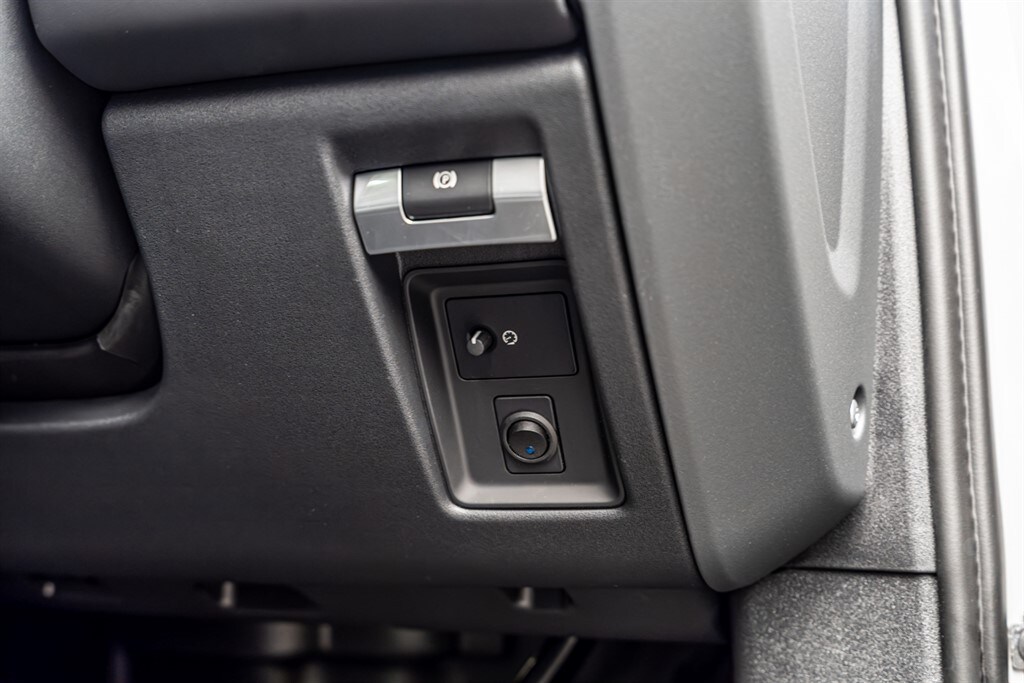 Used Land Rover Defender 110 2026 for sale - 77910090: Photo 34