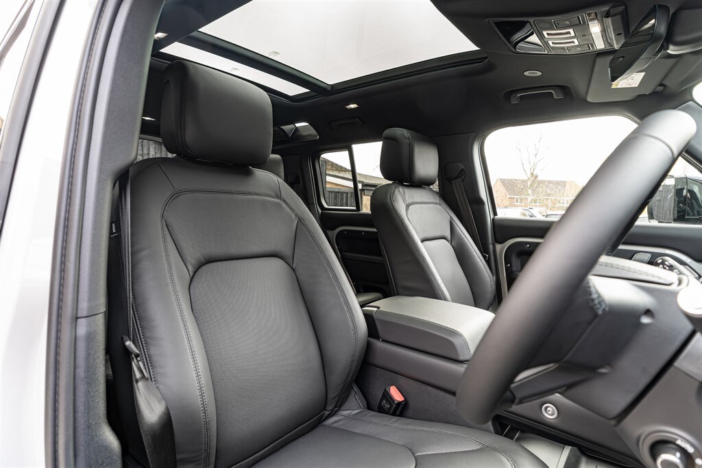 Used Land Rover Defender 110 2026 for sale - 77910090: Photo 8