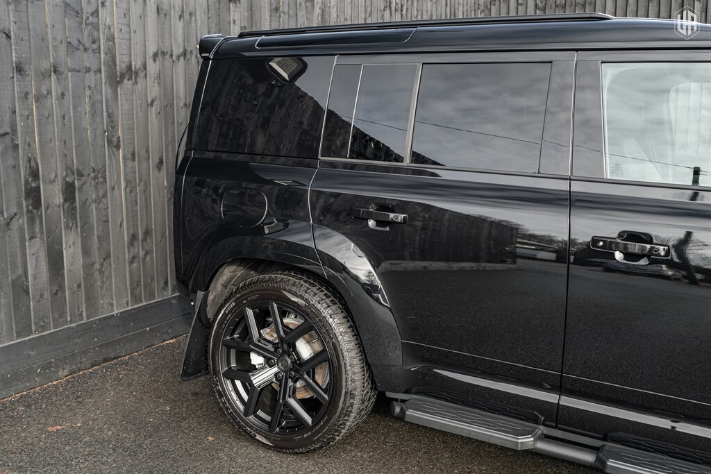 Used Land Rover Defender 110 2025 for sale - 77910113: Photo 16