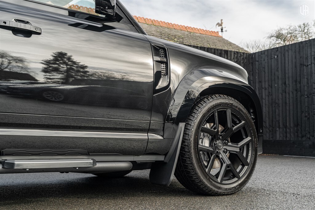 Used Land Rover Defender 110 2025 for sale - 77910113: Photo 17