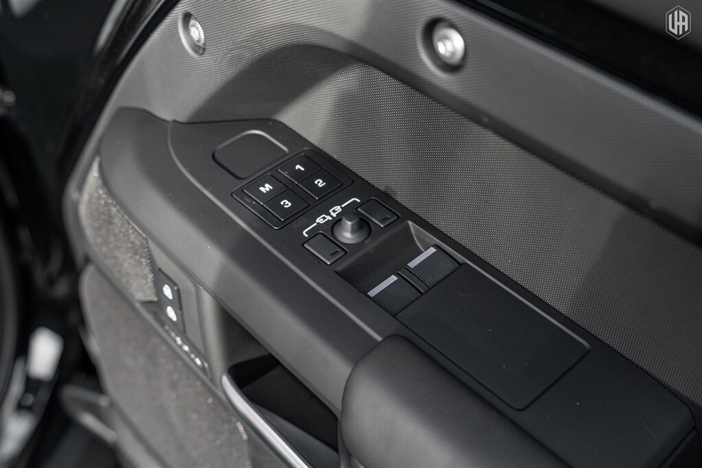 Used Land Rover Defender 110 2025 for sale - 77910113: Photo 33