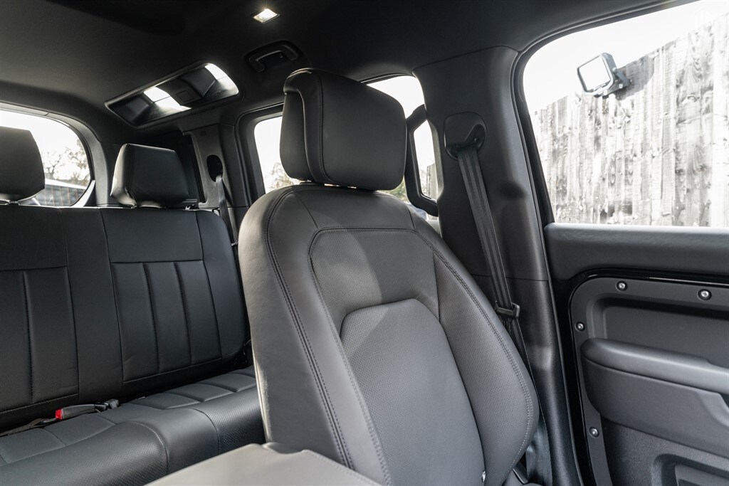 Used Land Rover Defender 110 2025 for sale - 77910113: Photo 38