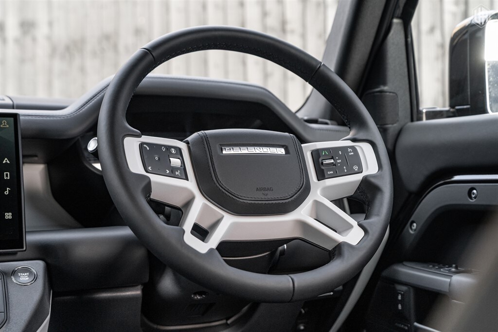 Used Land Rover Defender 110 2025 for sale - 77910113: Photo 43