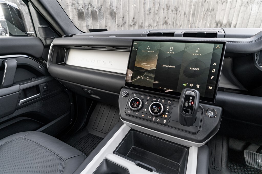 Used Land Rover Defender 110 2025 for sale - 77910113: Photo 48