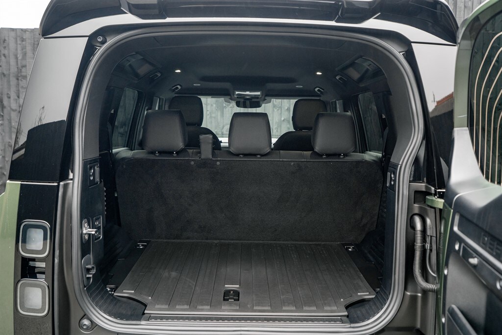 Used Land Rover Defender 110 2026 for sale - 77910081: Photo 17