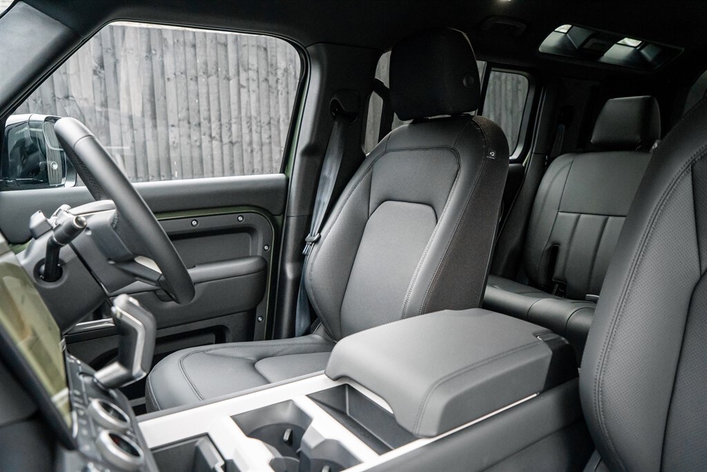 Used Land Rover Defender 110 2026 for sale - 77910081: Photo 8