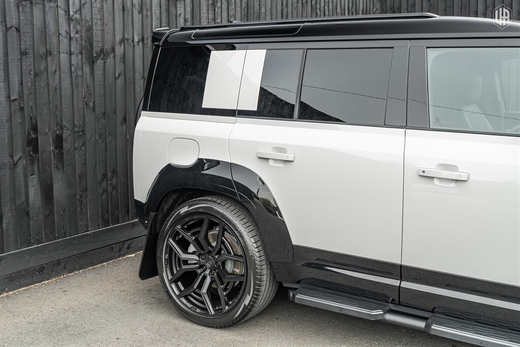 Used Land Rover Defender 110 2026 for sale - 77971957: Photo 16