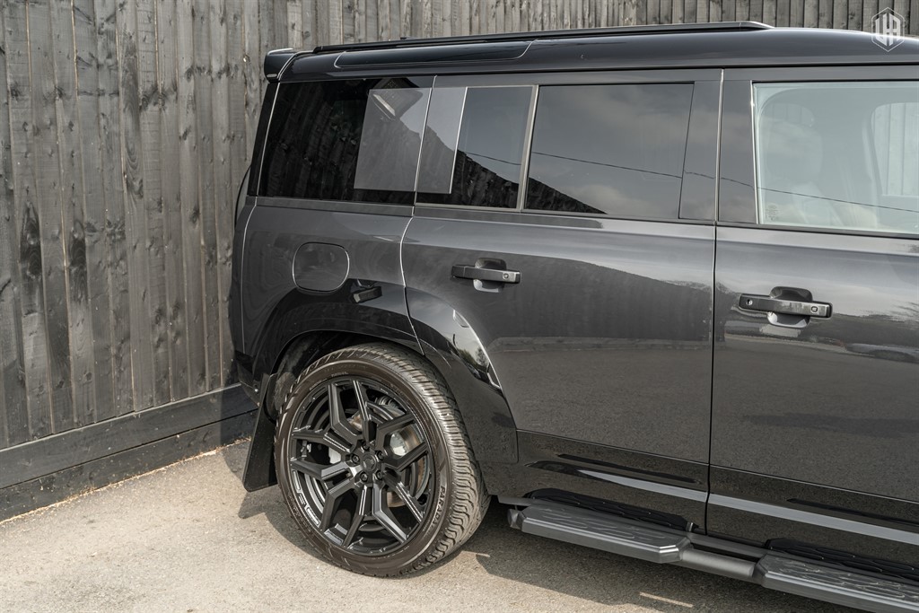 Used Land Rover Defender 110 2026 for sale - 77988856: Photo 16