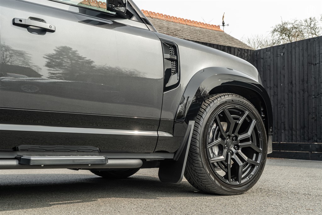 Used Land Rover Defender 110 2026 for sale - 77988856: Photo 17