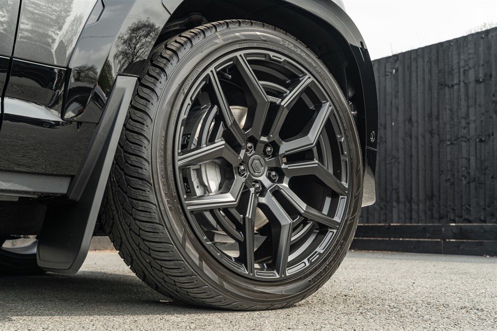 Used Land Rover Defender 110 2026 for sale - 77988856: Photo 18