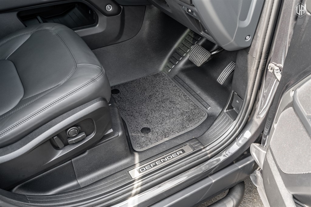 Used Land Rover Defender 110 2026 for sale - 77988856: Photo 33